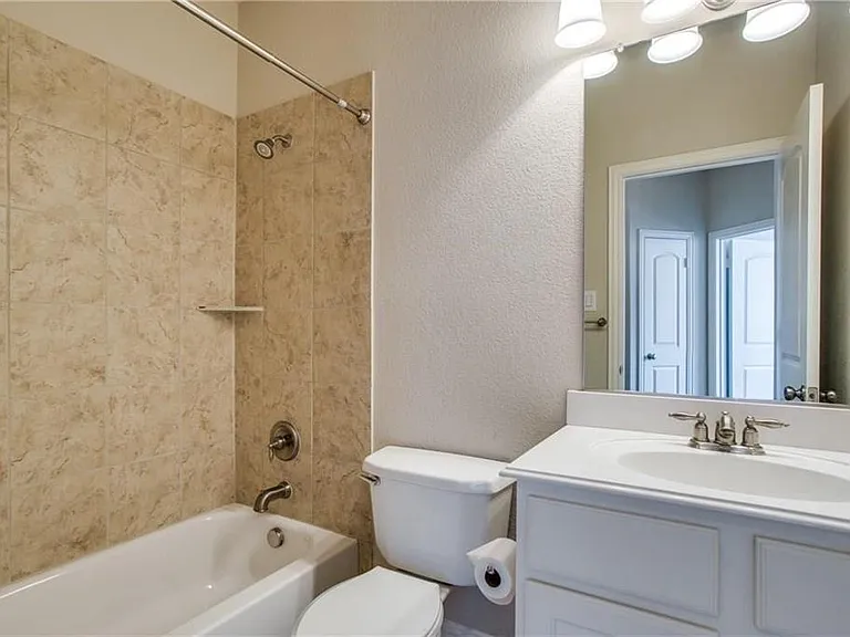 5717 Lois Ln — Photo 45