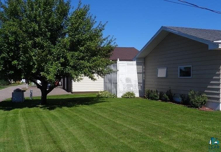 1st image of 421 14th Ave E
