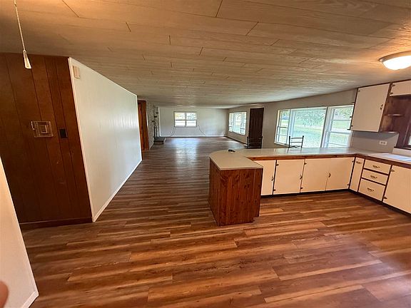 3rd image of 1330 Glendale Rd