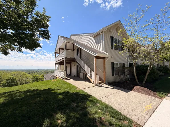 1635 King Ct, Green Brook, NJ 08812