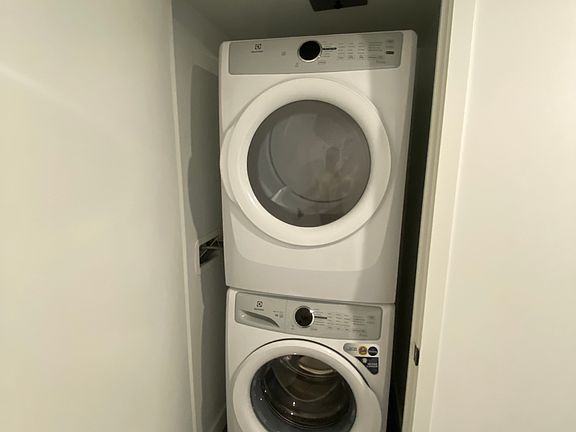 4th image of 609 Sherbourne St #701