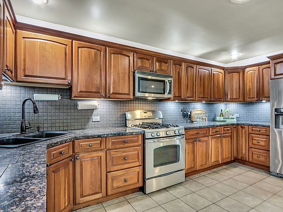 5th image of 15632 W Birchwood Ln