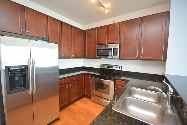 1st image of 1901 S Calumet Ave Unit 2005