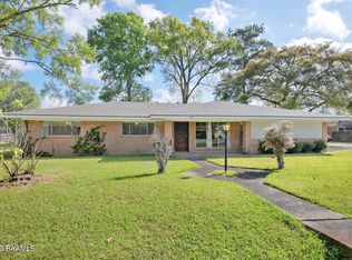 120 Pembroke Ln, Lafayette, LA 70508
