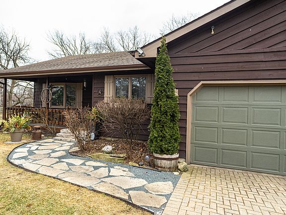 3rd image of 1403 W Beach Rd