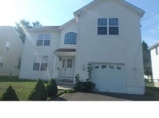 2362 Maple Ave, Croydon, PA 19021
