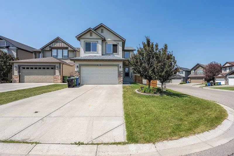 4 bed, 3.5 bath, 2467 sqft, $3,200 — Photo 3