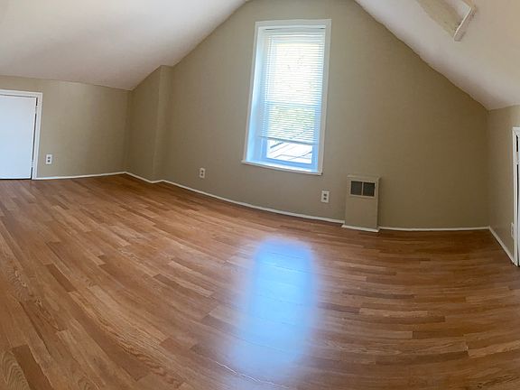 2nd image of 116 William St