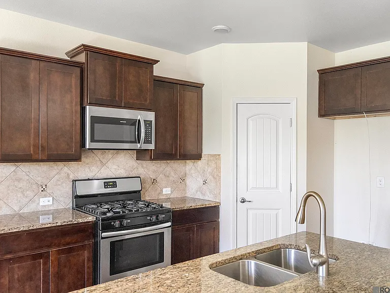 39363 Legacy Lake Dr — Photo 8