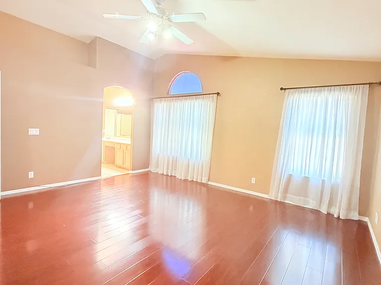 338 E Palomino Ct — Photo 18