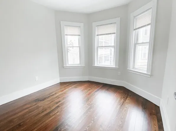 7 Winfield St Floor 3, Boston, MA 02127