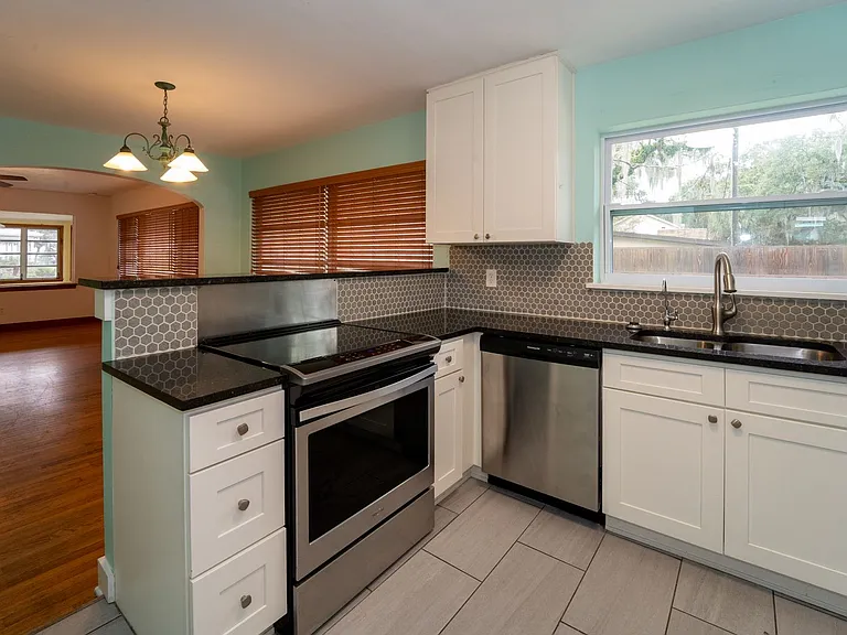64 Fullerwood Dr — Photo 21