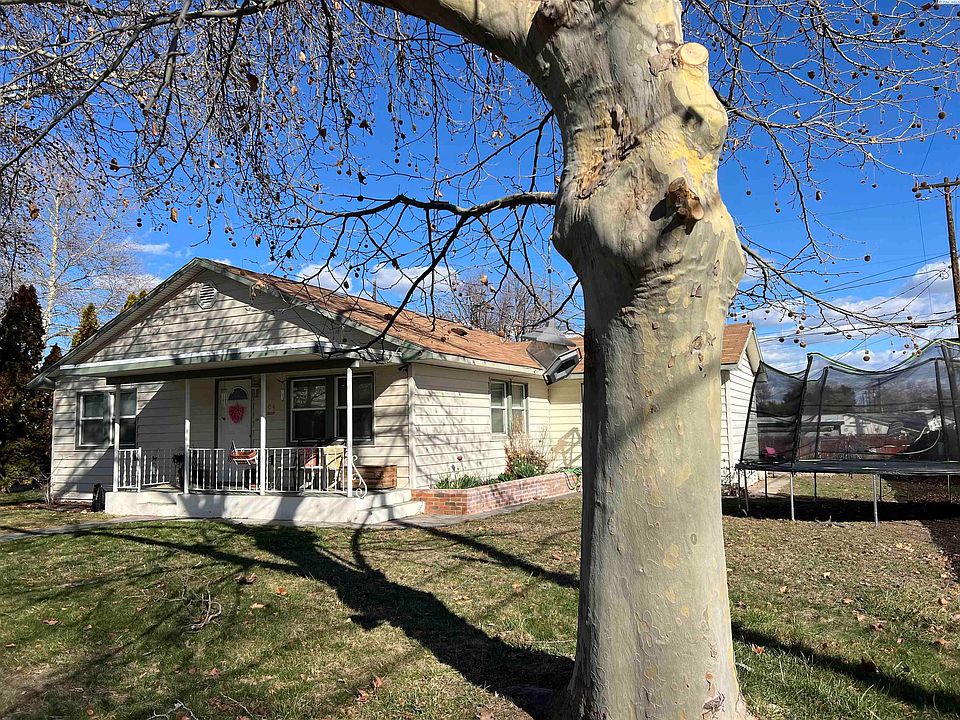 2nd image of 104 Cullum Ave