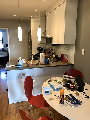 Rented by Voro, LLC | media 21