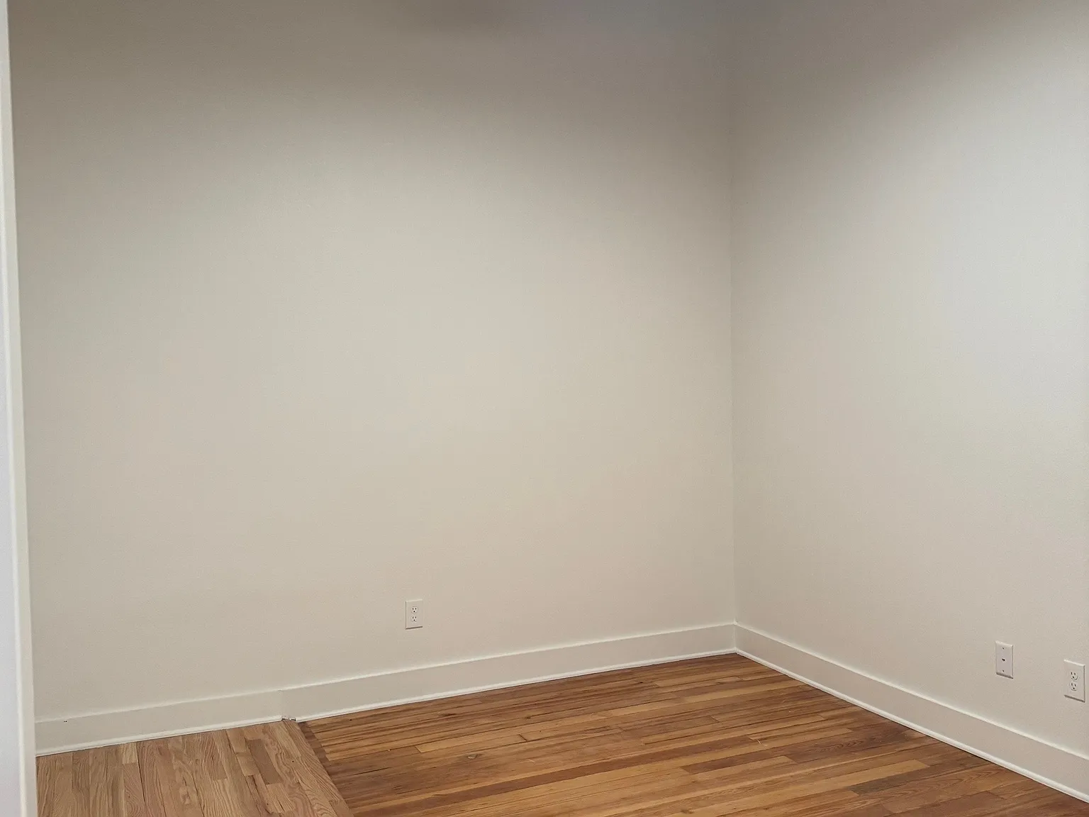 2 bed, 1095 sqft, $2,050 — Photo 3