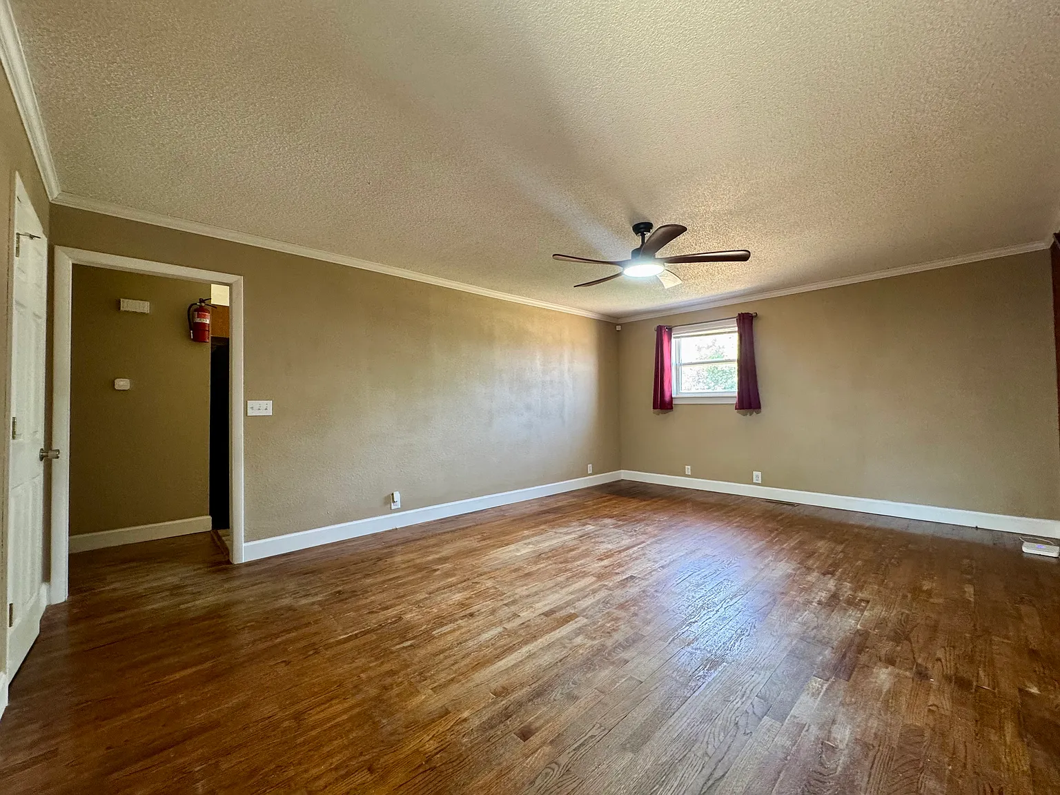 3 bed, 1.5 bath, 1120 sqft, $1,400 — Photo 4