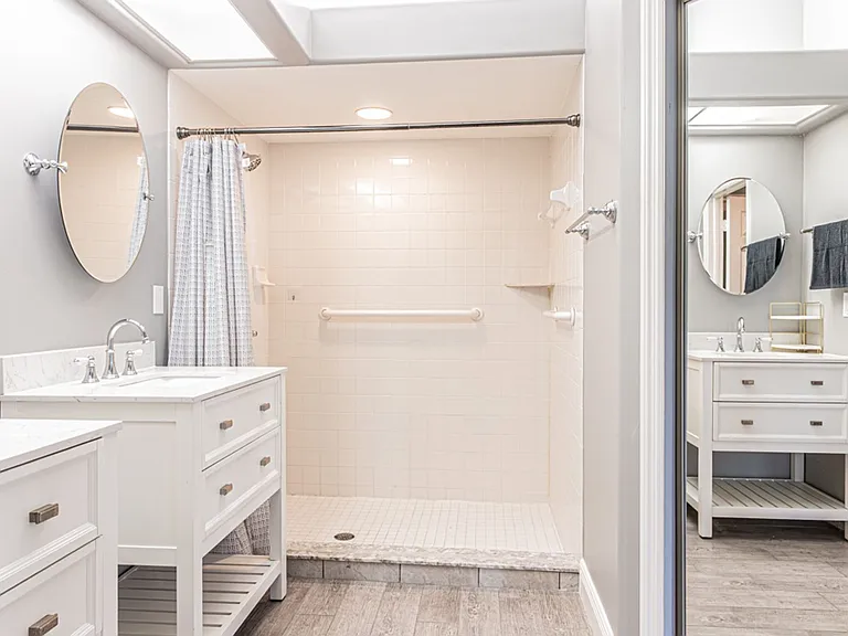12855 Devonshire Lakes Cir — Photo 30