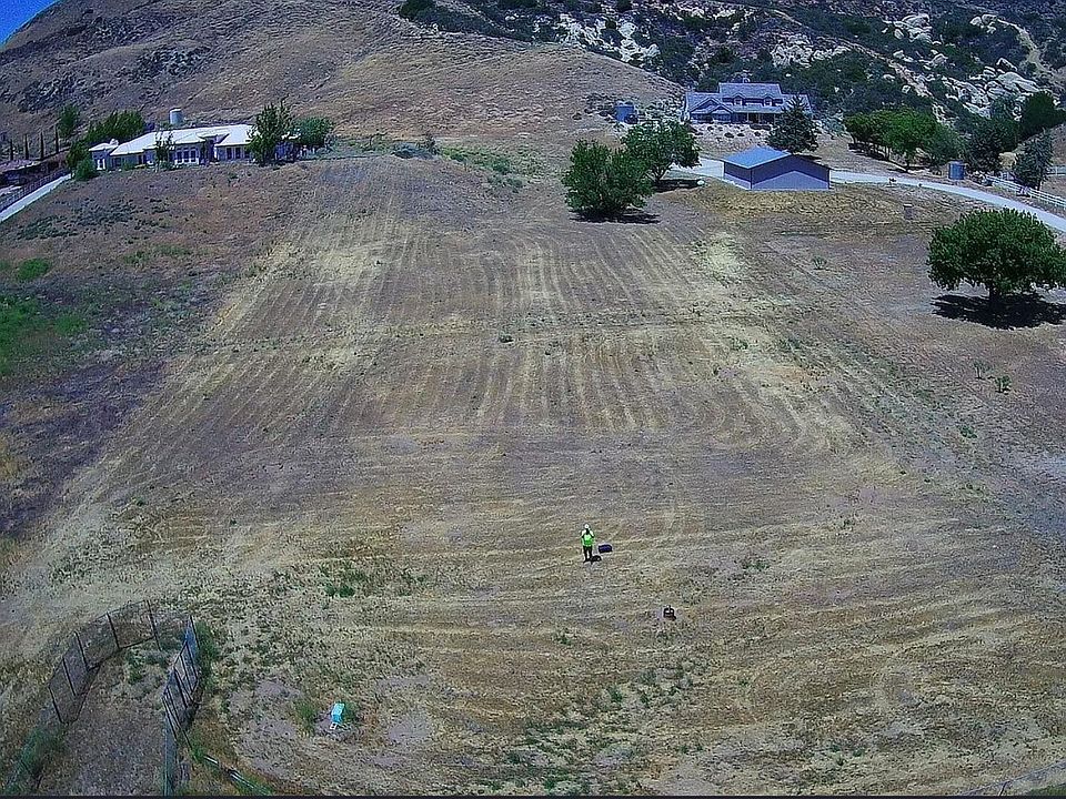 2nd image of VAC Elizabeth Lake Rd
