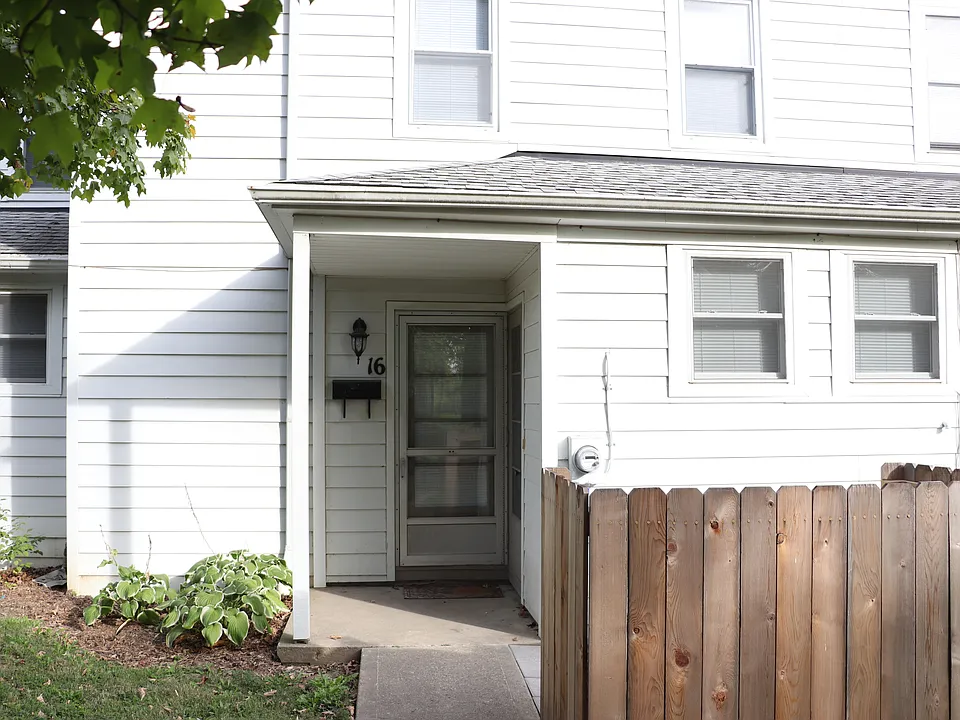 16 Chalmers Ln