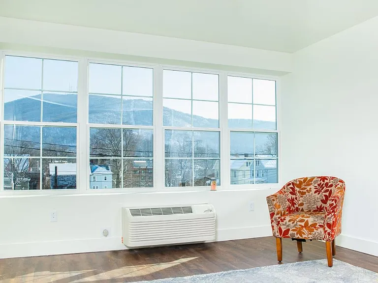 35 Van Nydeck Ave #AVENUE304 — Photo 2