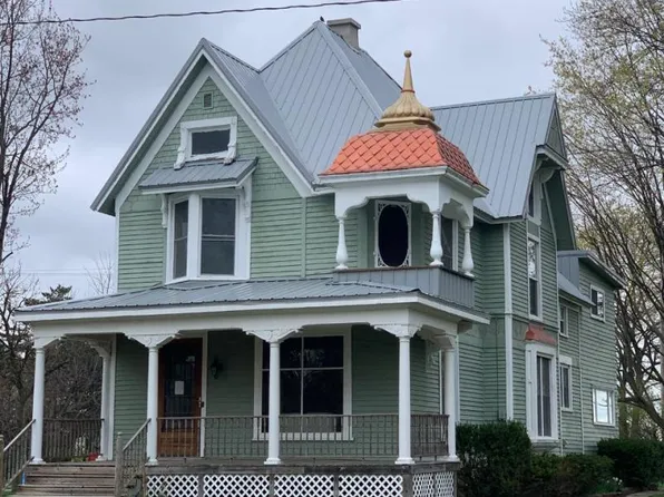 2106 N Main St, Fairgrove, MI 48733