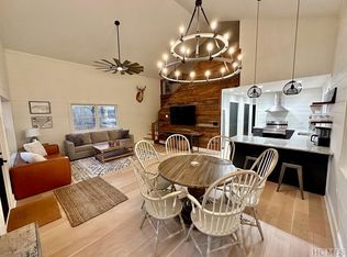 215 Rainbow Rd, Highlands, NC 28741