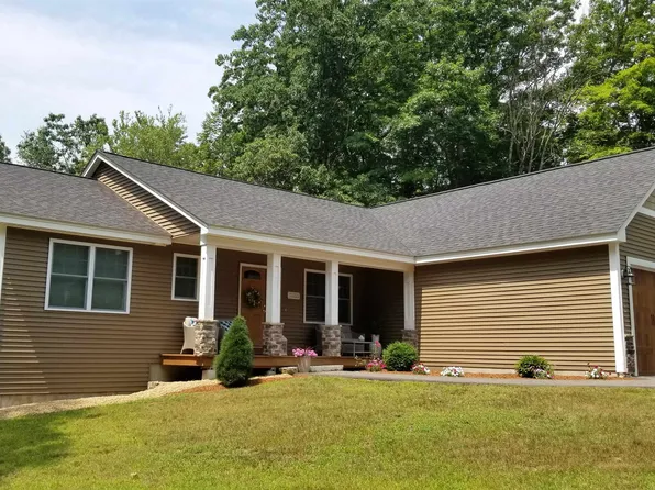 89 Sandown Road, Danville, NH 03819