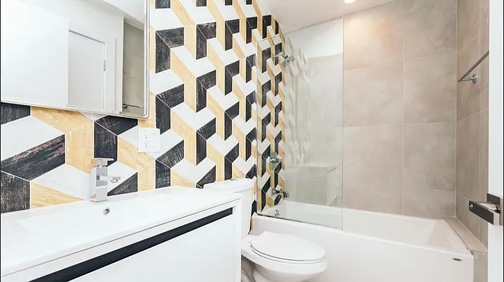 Rented by Real Team Brokerage | media 6