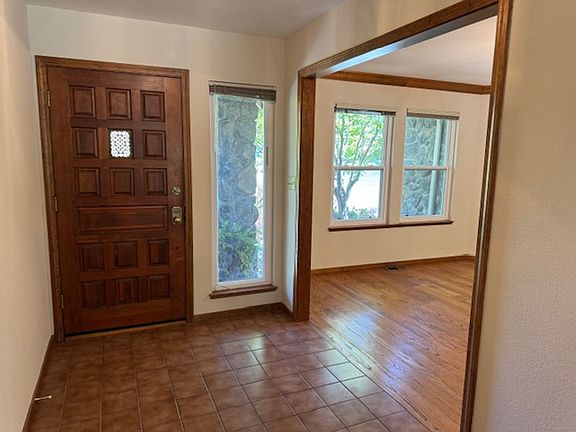 4th image of 7 Williams Dr