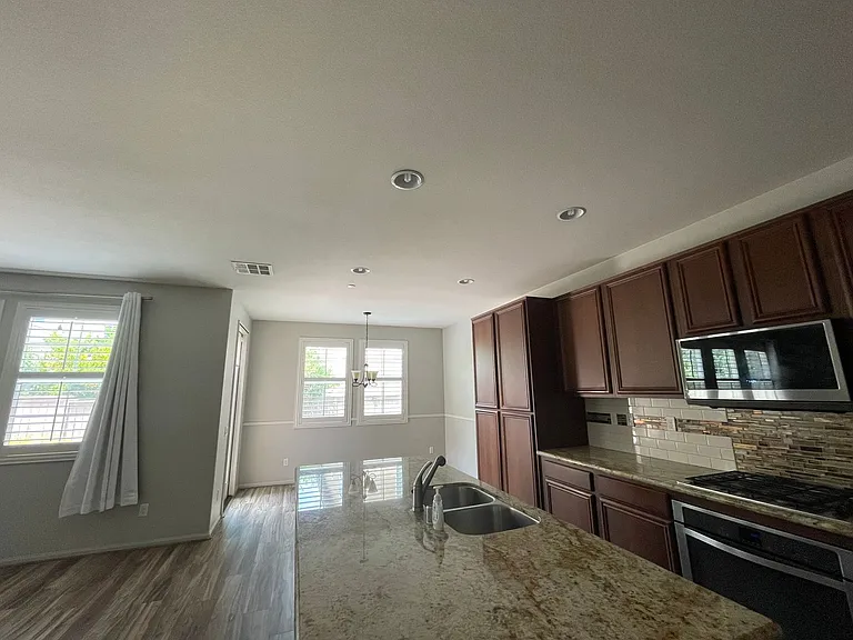 1591 Stow Grove Ave — Photo 10