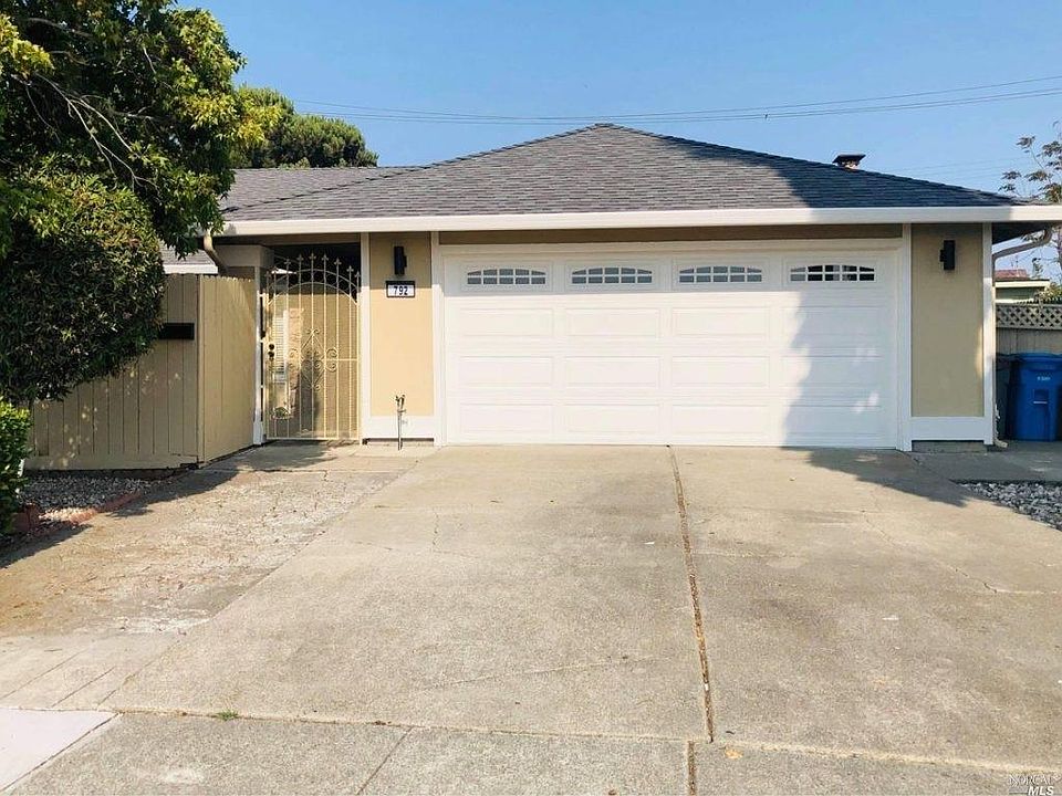 2nd image of 792 Jack London Dr