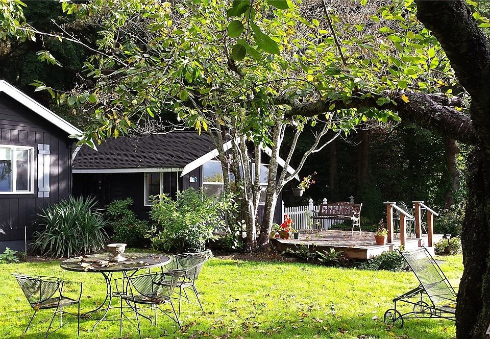 1st image of 101 NE Lynnwood Dr