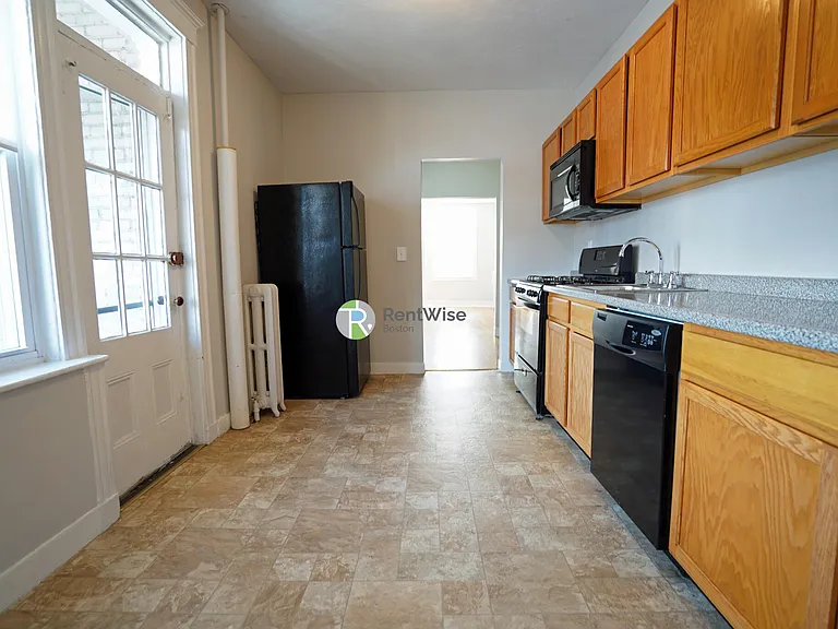 168 Kelton St #9 — Photo 10