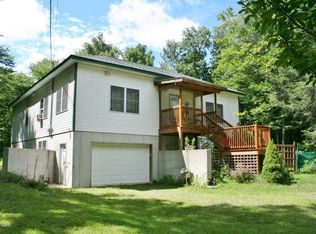 103 Fawn Rd, Hawley, PA 18428