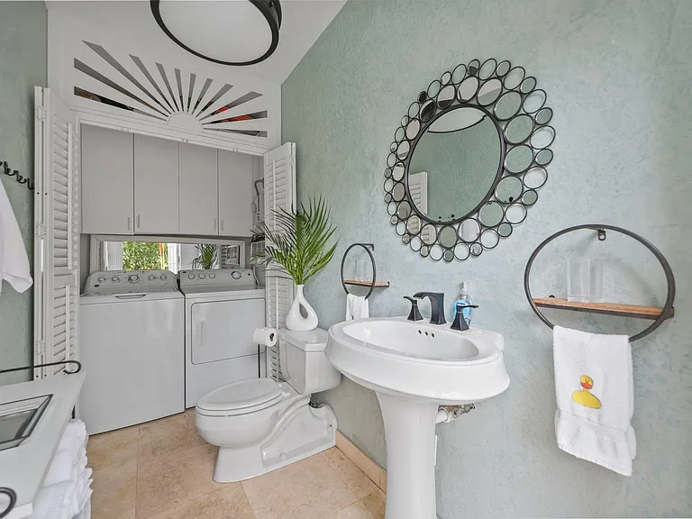 605 Sunset Rd — Photo 37