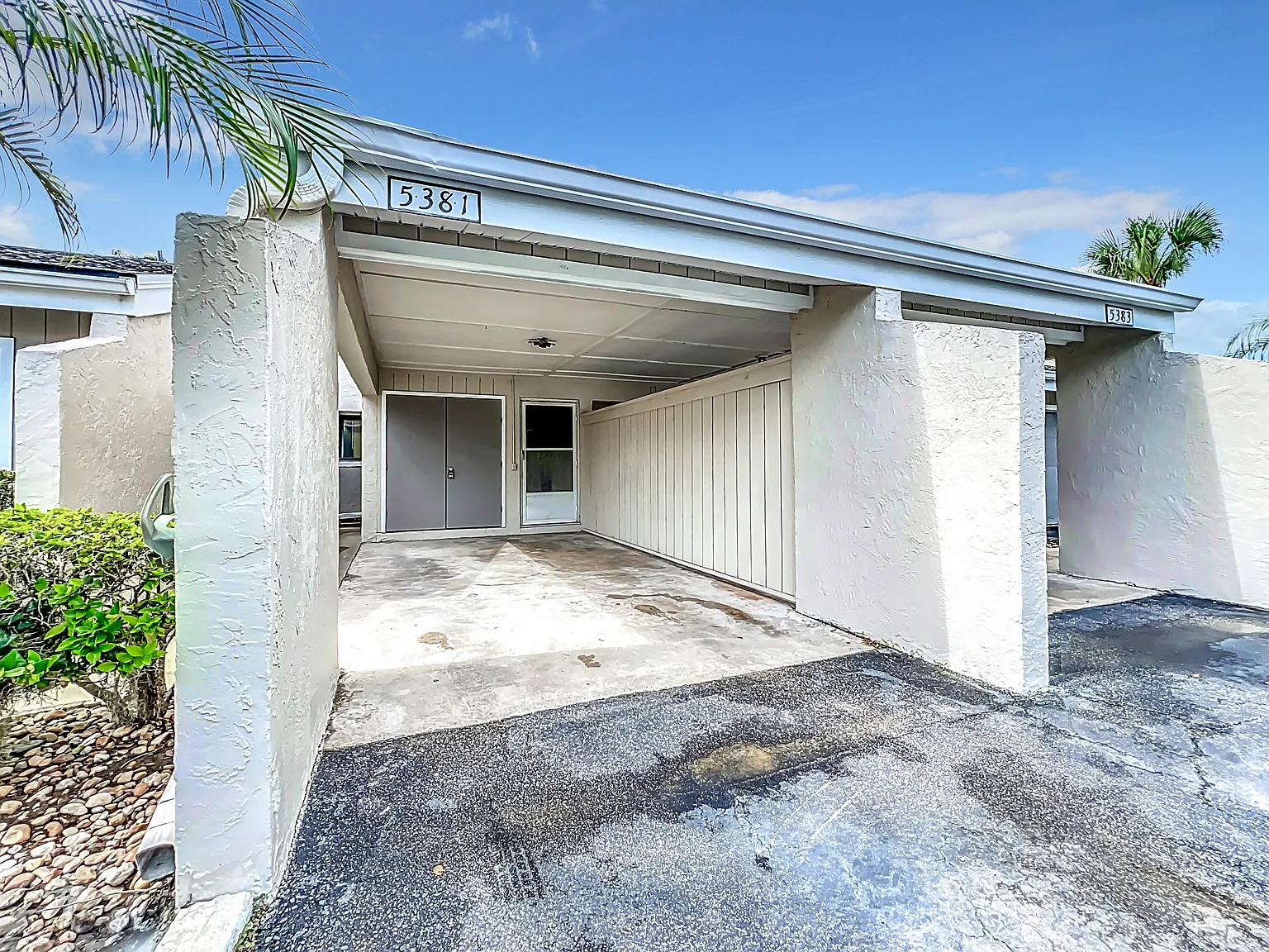 2 bed, 2.5 bath, 1220 sqft, $1,950 — Photo 2