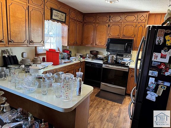 4th image of 60 Pasadena Knl