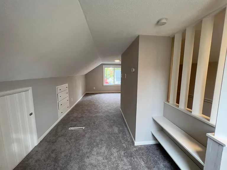 318 Devillen Ave — Photo 8