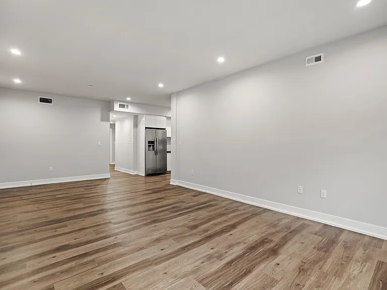 838 N Hudson Ave — Photo 47