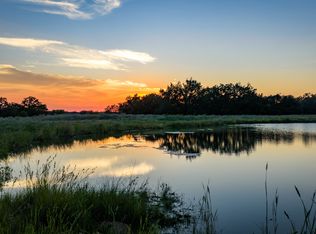 2992 County Road 7711, Devine, TX 78016