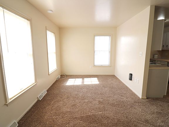 4th image of 1530 W Main St APT J