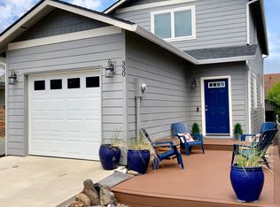 330 12th Ave, Seaside, OR 97138