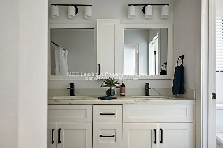 3 bed, 2.5 bath, 1463 sqft, $2,095 — Photo 2