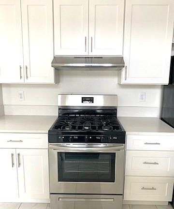 3rd image of 1735 Peyton Ave #3559