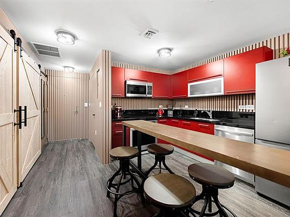 3rd image of 244 Biscayne Blvd APT 651