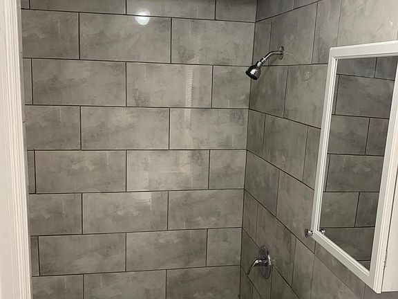 4th image of 198 Glenwood Ave #2