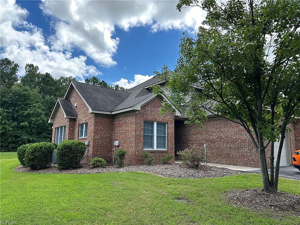 1st image of 136 Golf Club Dr #A