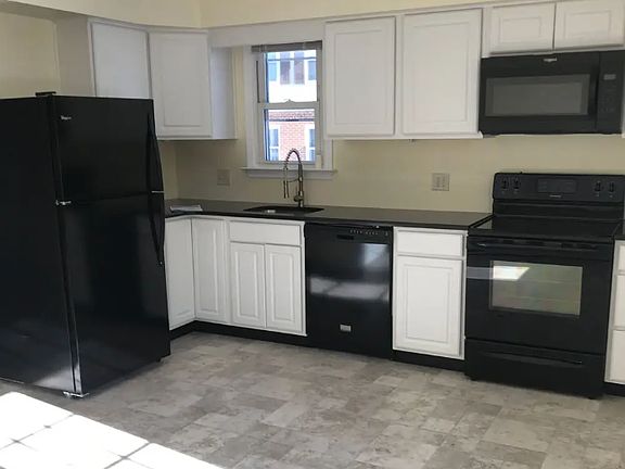 2nd image of 1653 Highlandon Ct