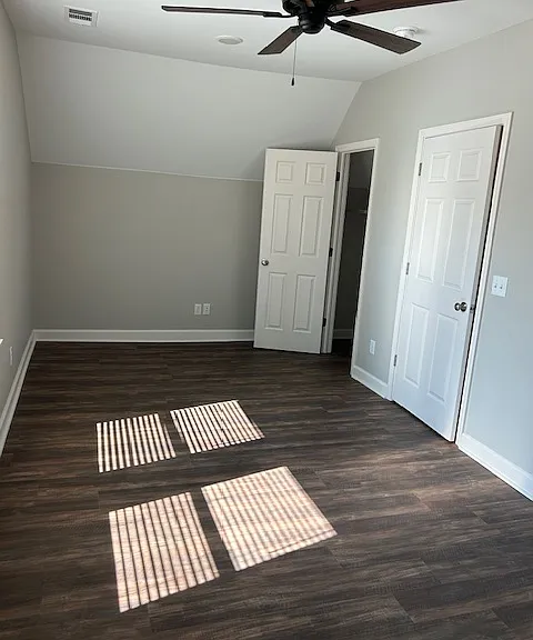 409 W Maple Ave #B — Photo 22