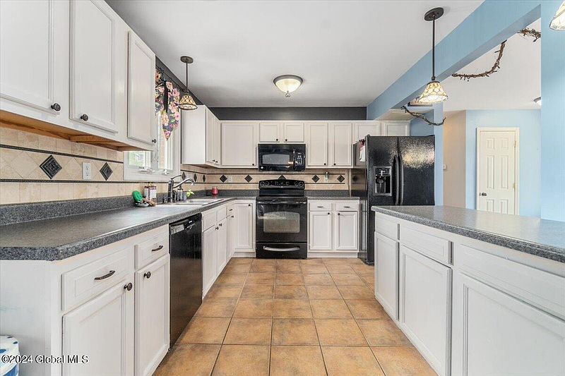 3rd image of 2 Hudson Avenue #W